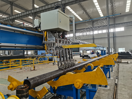 鋼管自動(dòng)化探傷設(shè)備.jpg 鋼管自動(dòng)化探傷設(shè)備.jpg